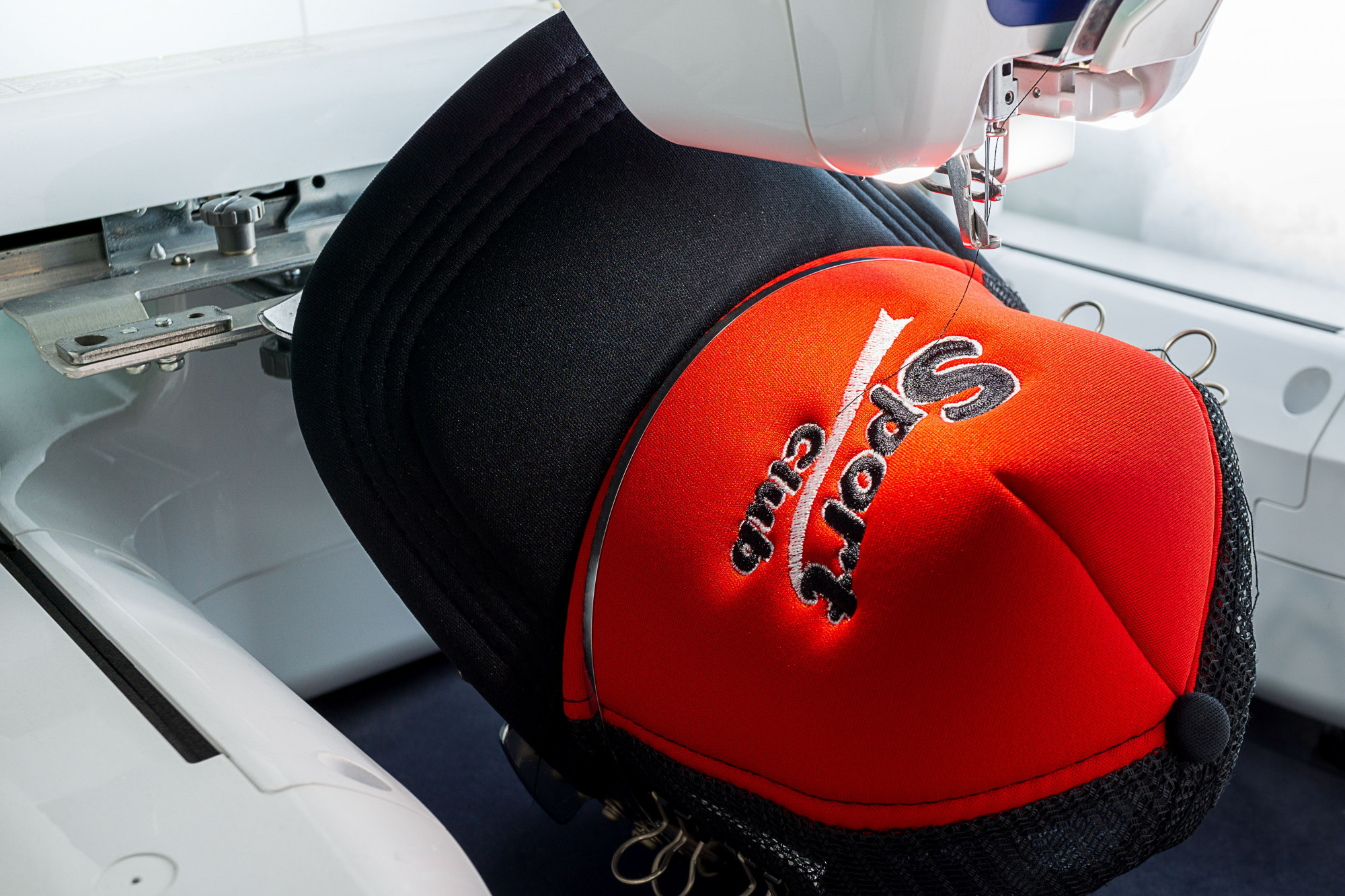 Atelier Stiche — Moderne Hand- und Maschinenvishivka logo